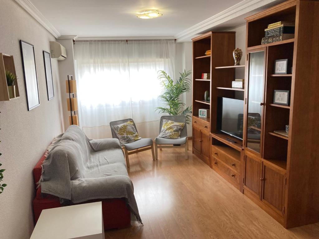 Apartamento Grande, 2 Dormitorios, Garaje Gratis Мадрид Экстерьер фото